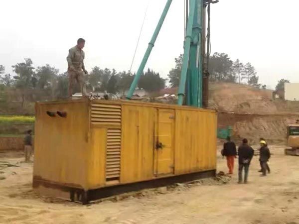 舟曲如何判断水冷式机油散热器密封件是否需要更换？
